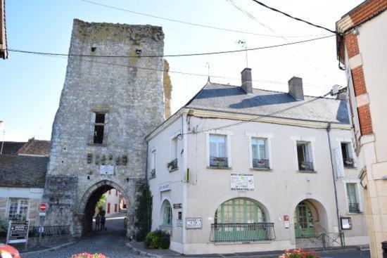 Auberge De La Tour Mennetou-sur-Cher Exterior foto